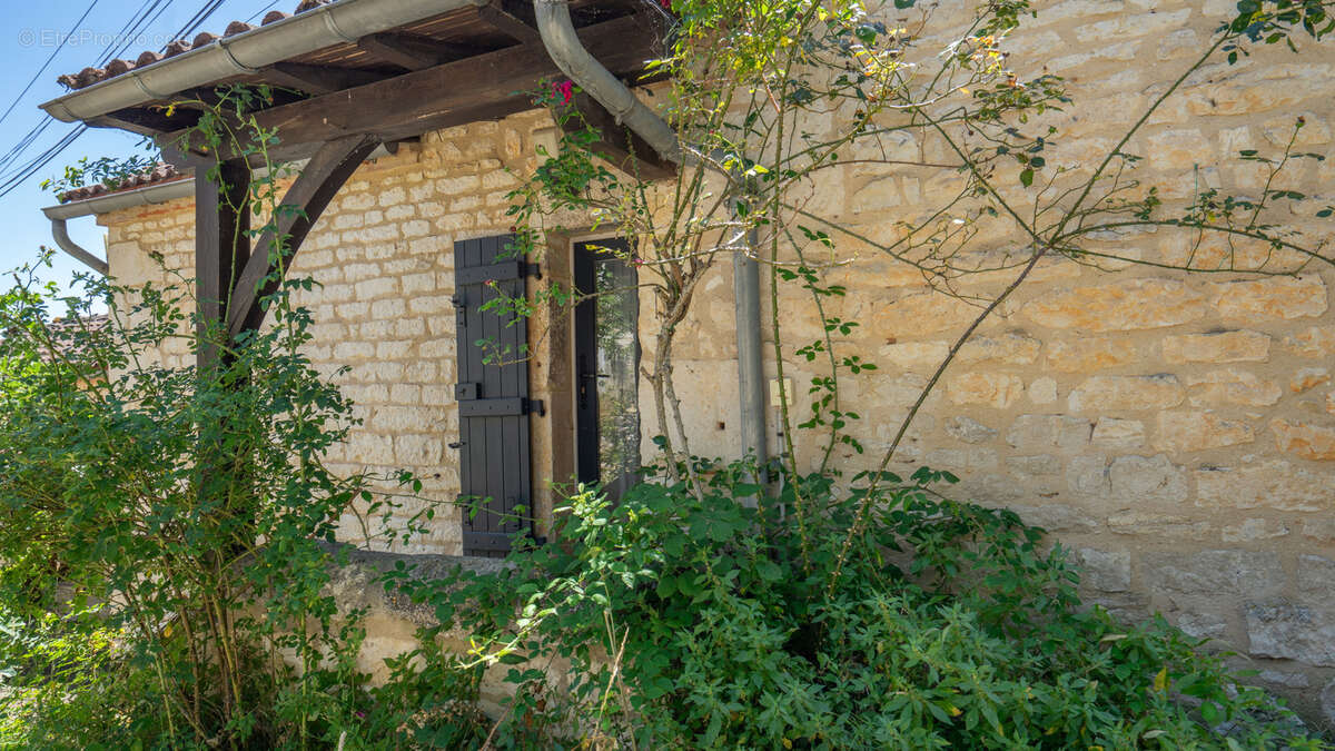 Maison à MONTCUQ