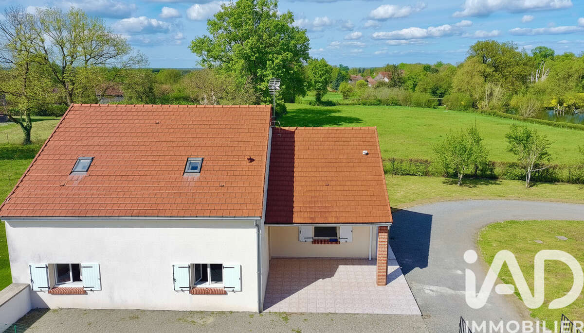 Maison 123 m² à Feusines  - photo 2