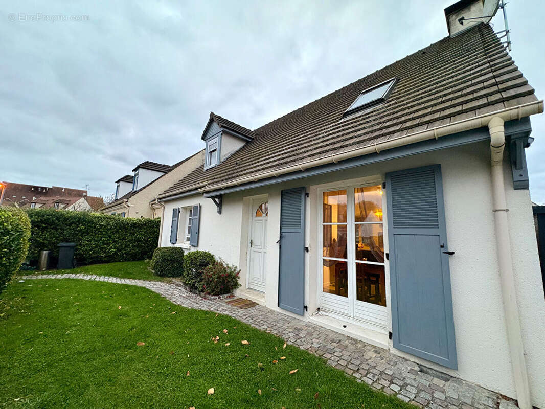 Maison à LA CHAPELLE-EN-SERVAL