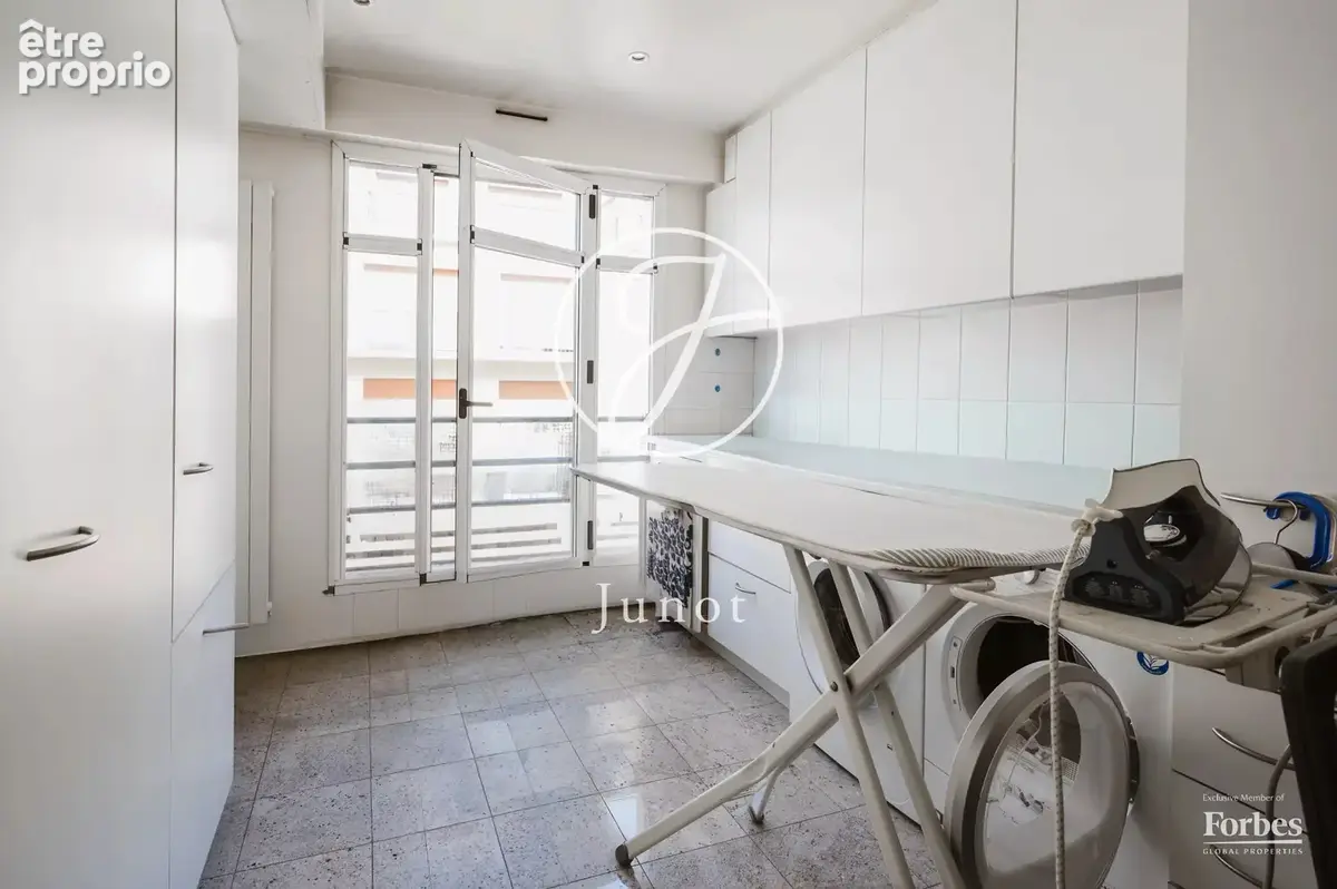 Paris 16e - PASSY - Appartement - 7 pièces - 284,31m² - 4/5 chambres - 4 terrasses - Aperçu tour Eiffel - photo 46