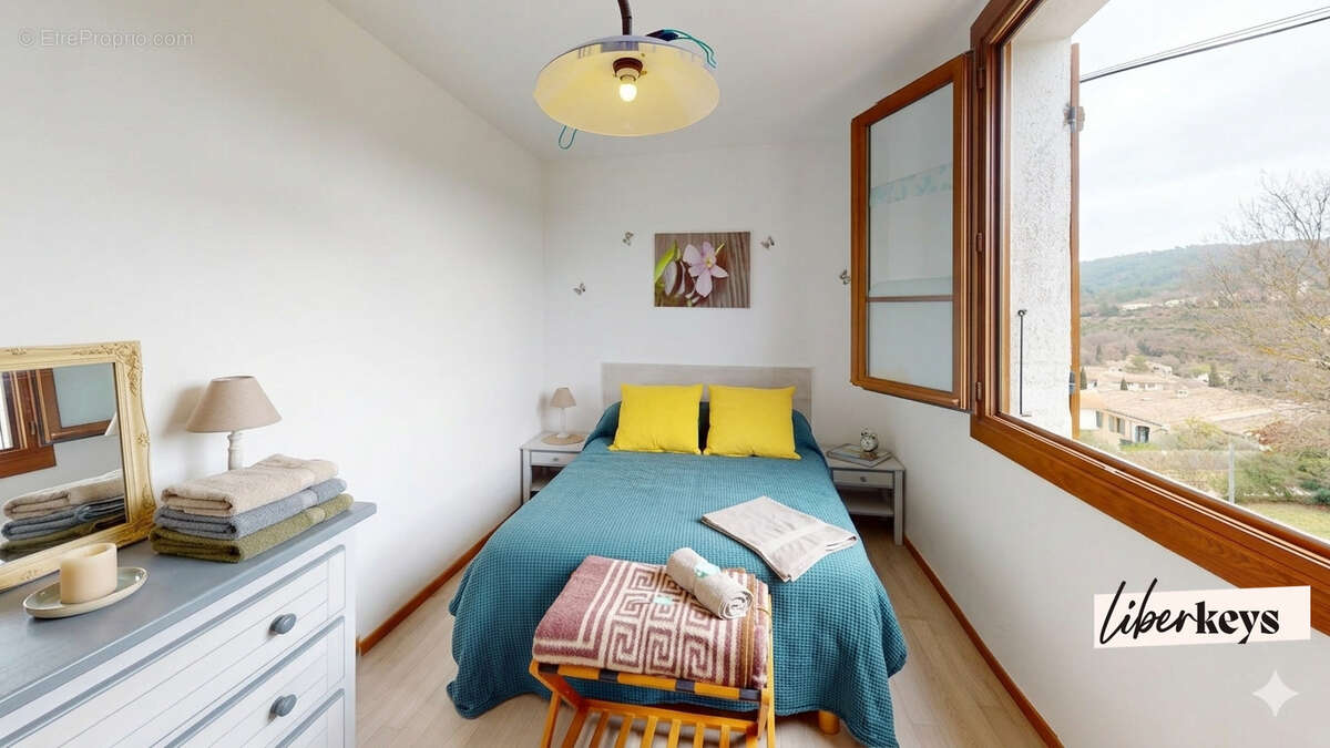 Appartement à GREOUX-LES-BAINS