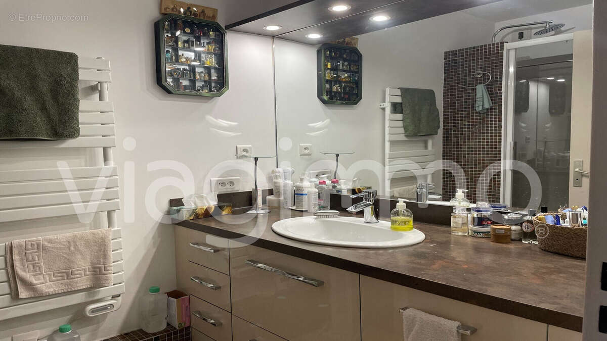 Appartement à MARSEILLE-8E