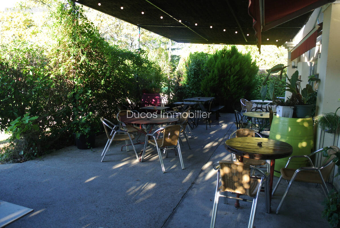 Commerce à VIRAZEIL