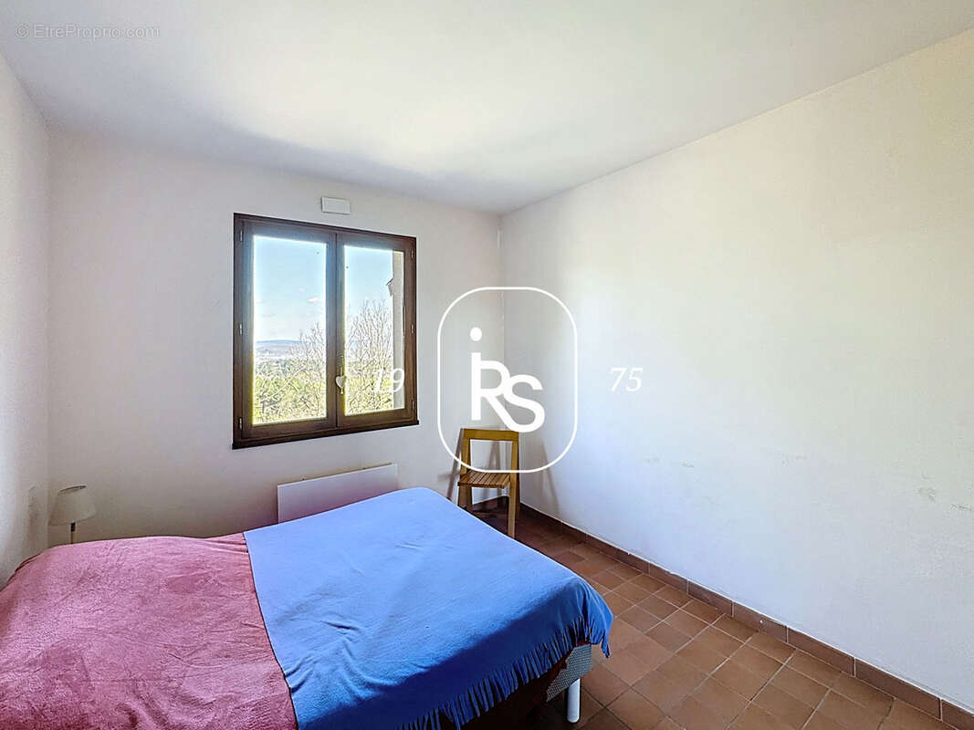 Villa confortable de 204 m2 habitables avec une vue panoramique et 5392 m2 de terrain arboré - photo 10