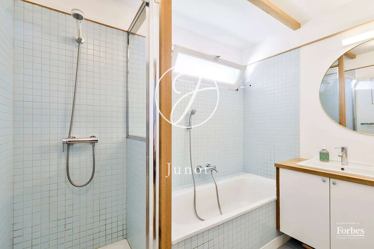 Appartement à VILLE-D'AVRAY