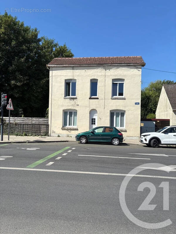 Maison à SAINT-QUENTIN