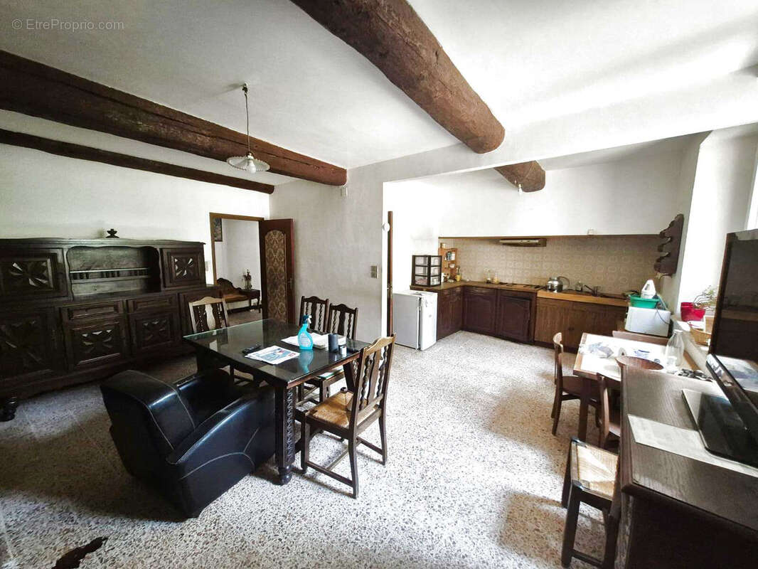 Maison de village avec cour, terrasse et immense garage   Azille (11700)   145 m2 habitables - photo 26