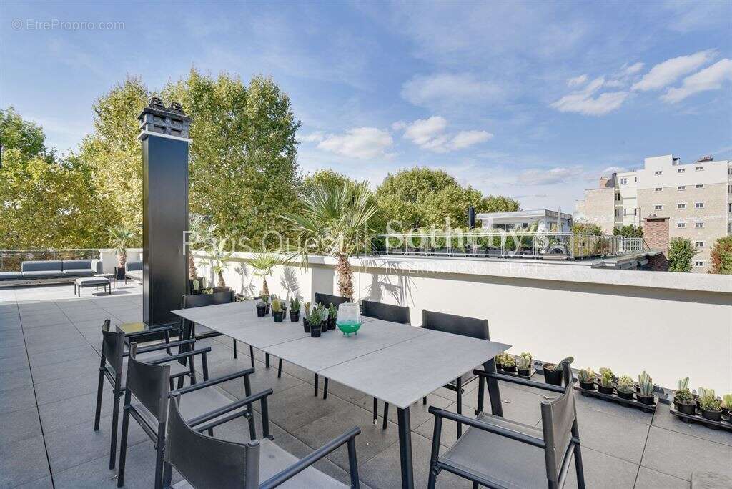 Appartement à NEUILLY-SUR-SEINE