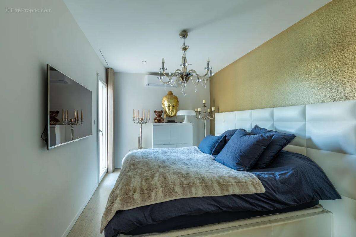 Maison à SAINT-BONNET-DE-MURE