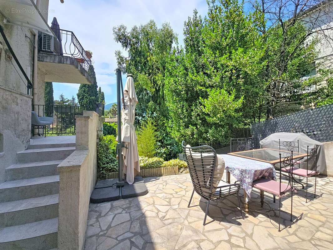 Appartement à VENCE