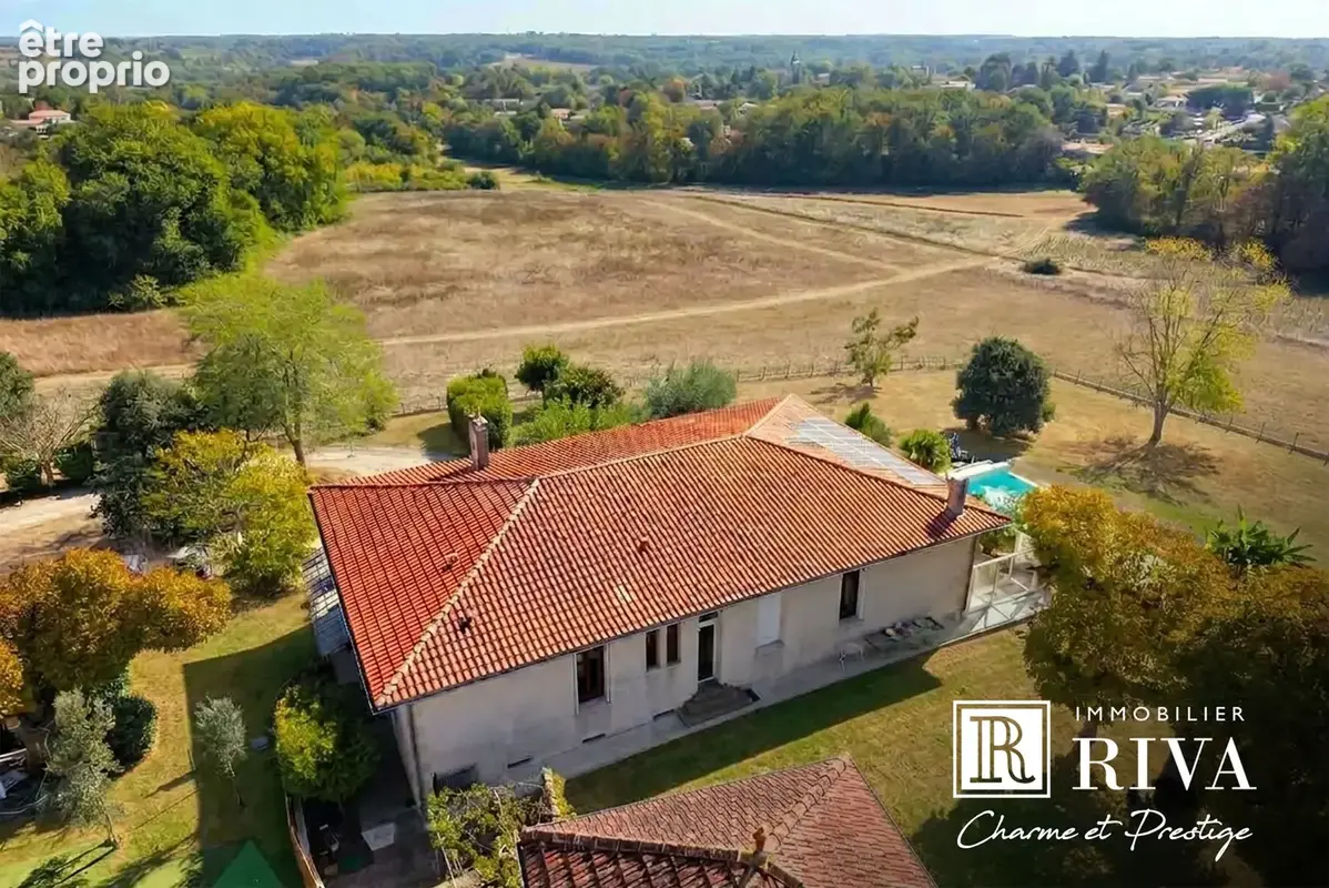 Belle maison en pierre - 214 m2 - belle vue degagee - photo 1