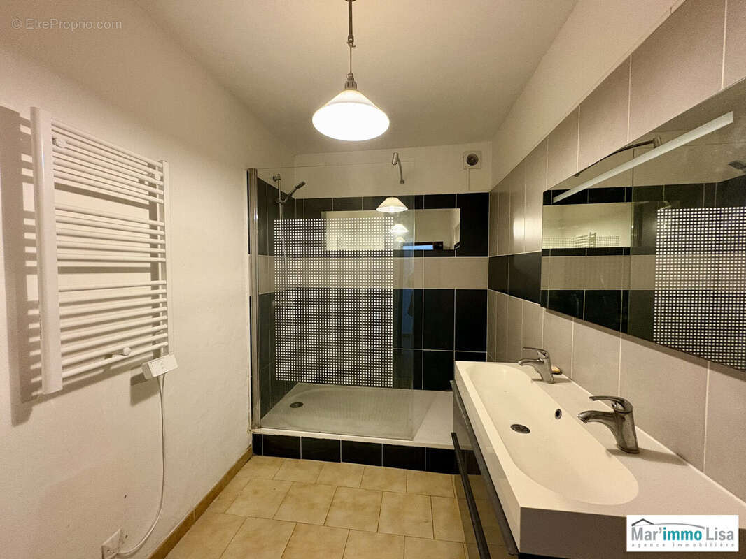 Appartement à CHARLEVAL