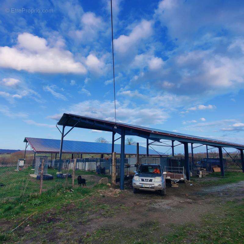 Maison à SAINT-SILVAIN-BAS-LE-ROC