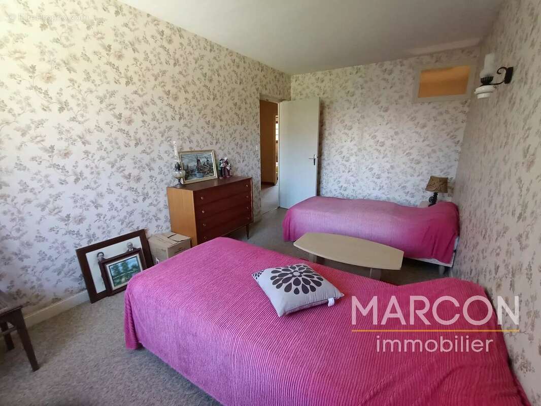 Maison à SAINT-HILAIRE-LE-CHATEAU