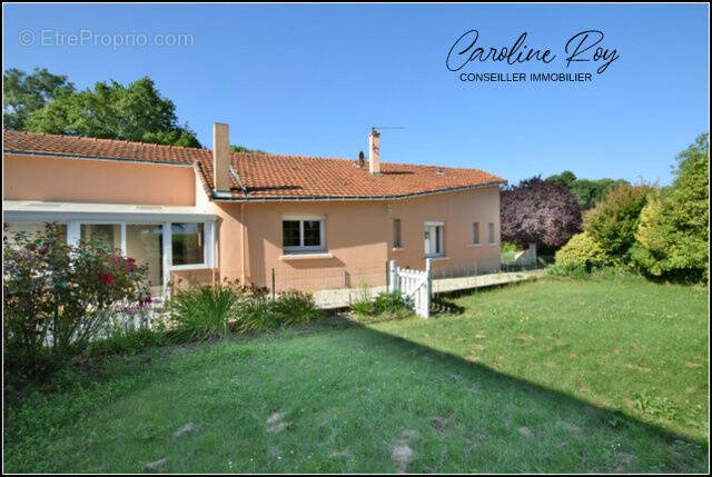 Maison à MOUZILLON