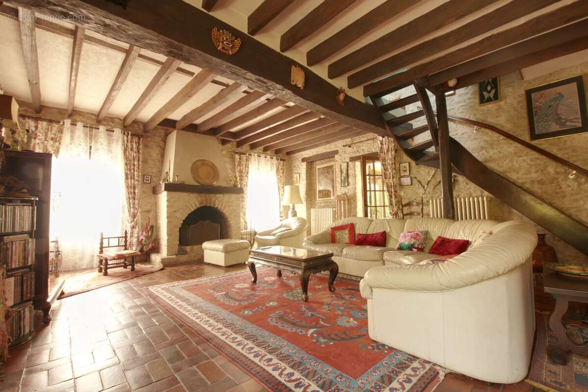 Maison à GURCY-LE-CHATEL