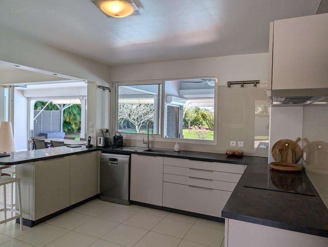 Maison à PETIT-BOURG