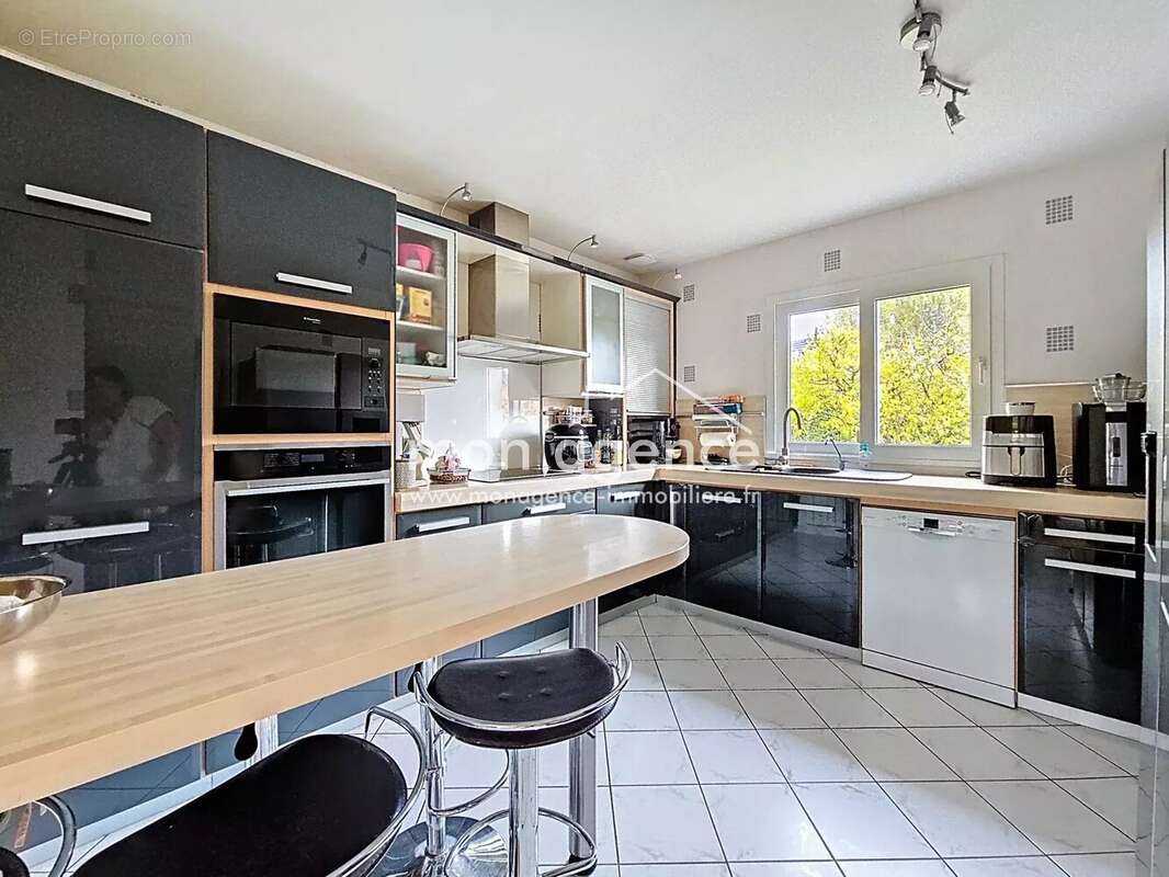 Maison à FRANQUEVILLE-SAINT-PIERRE