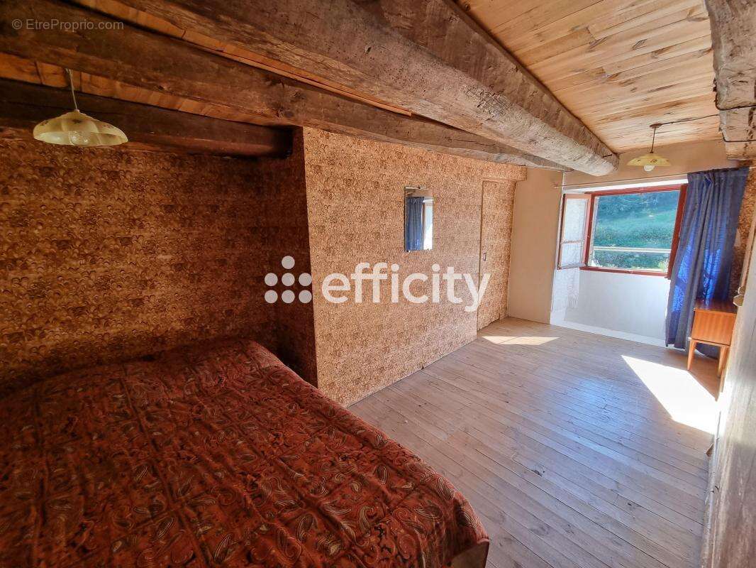 Maison à AUMONT-AUBRAC