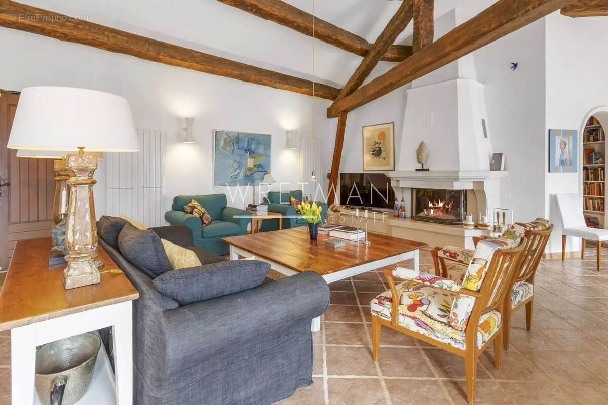 Maison à MONTAUROUX