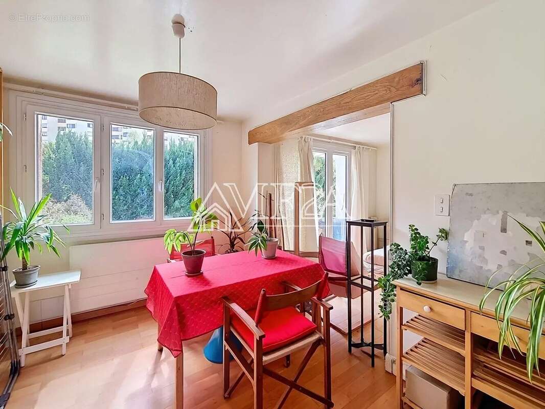 Appartement à VERRIERES-LE-BUISSON