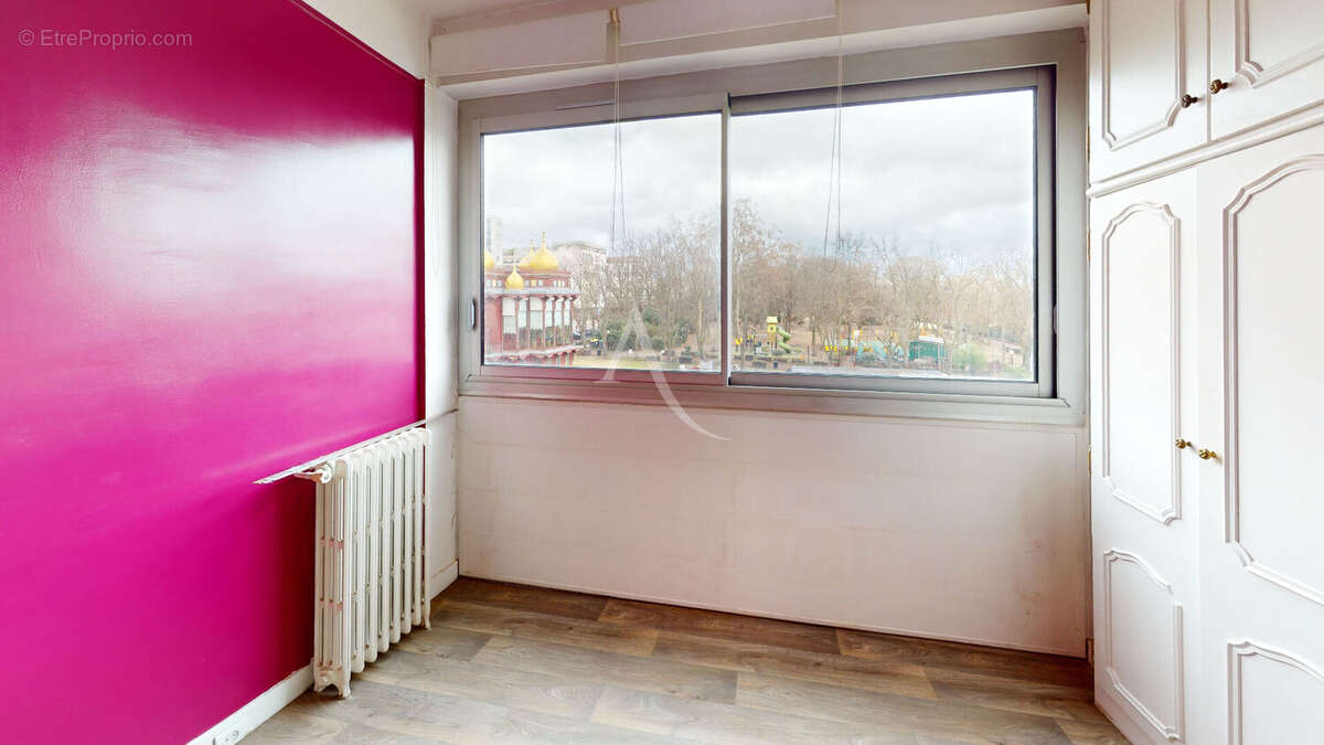 Appartement à COURBEVOIE