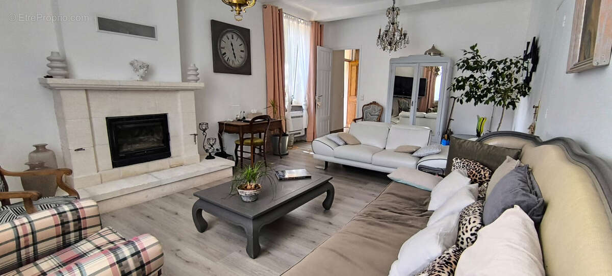 Maison à LA BASTIDE-DES-JOURDANS