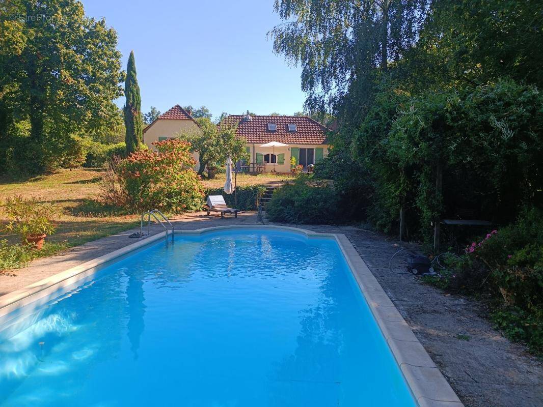 Maison à ARNAC-POMPADOUR