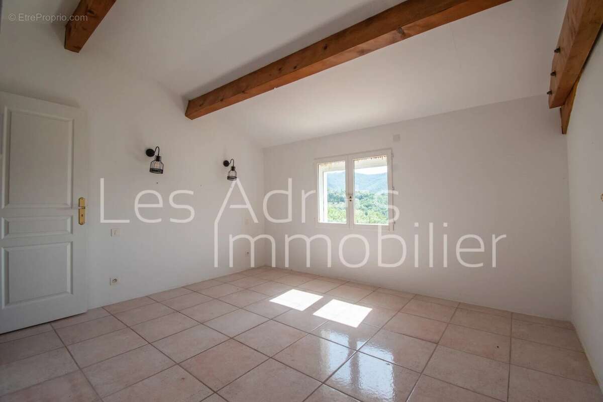 Propriété avec terrain plat et vue Estérel - photo 16