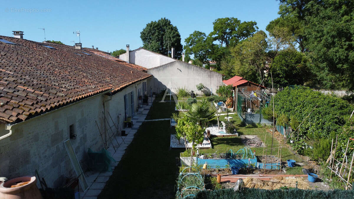 Maison 9 pièces 242 m2 avec dépendances. 5 min de SAINTES - photo 11