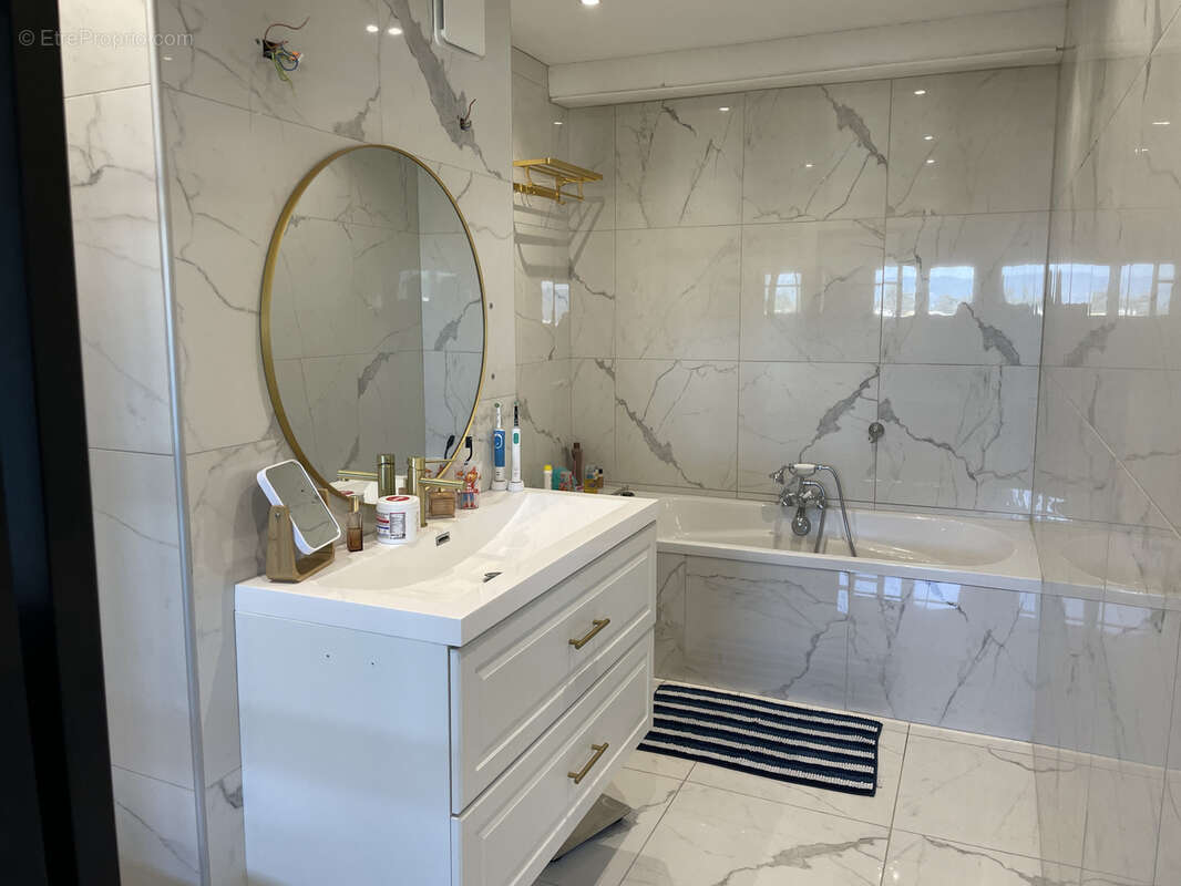 Appartement à ANDREZIEUX-BOUTHEON