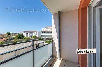 Appartement à MEYZIEU