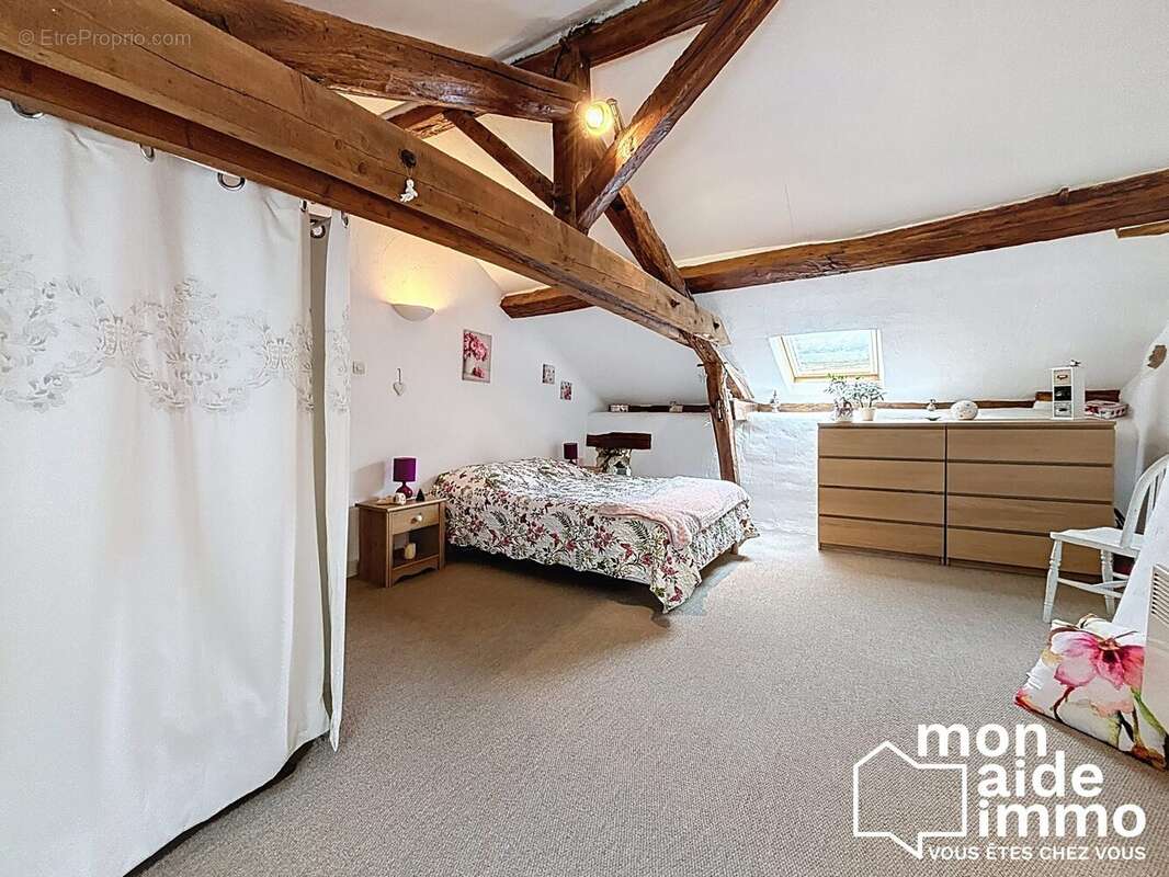 Maison à SAINT-PIERRE-DE-FRUGIE