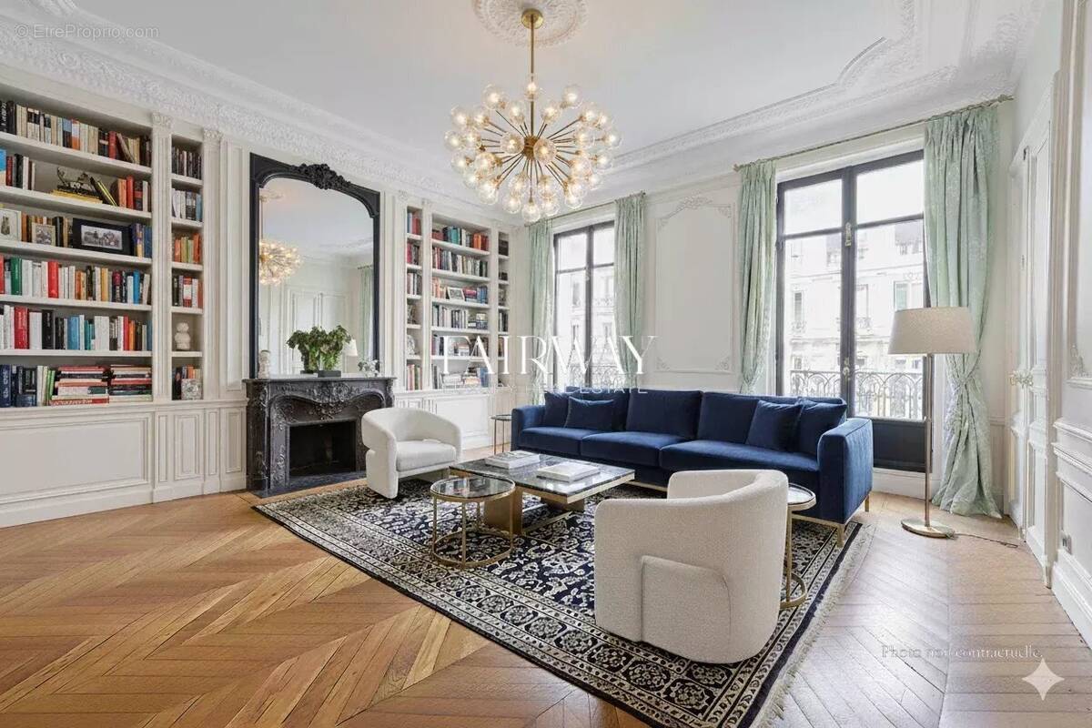 Appartement à PARIS-17E