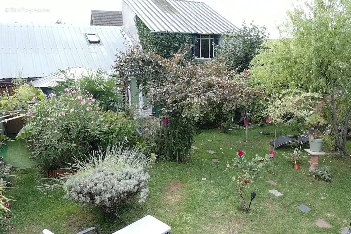 Centre ville, maison entierement restauree avec garage, jardin et jacuzzi. - photo 31