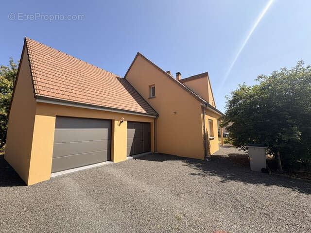 A vendre maison Guécélard - 4 chambres - double garage - belle parcelle - photo 2