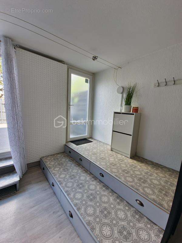 Appartement en rc de 124m² utile avec terrasse de 34m² -vue degagee- 5p lumineux et en parfait etat - photo 2