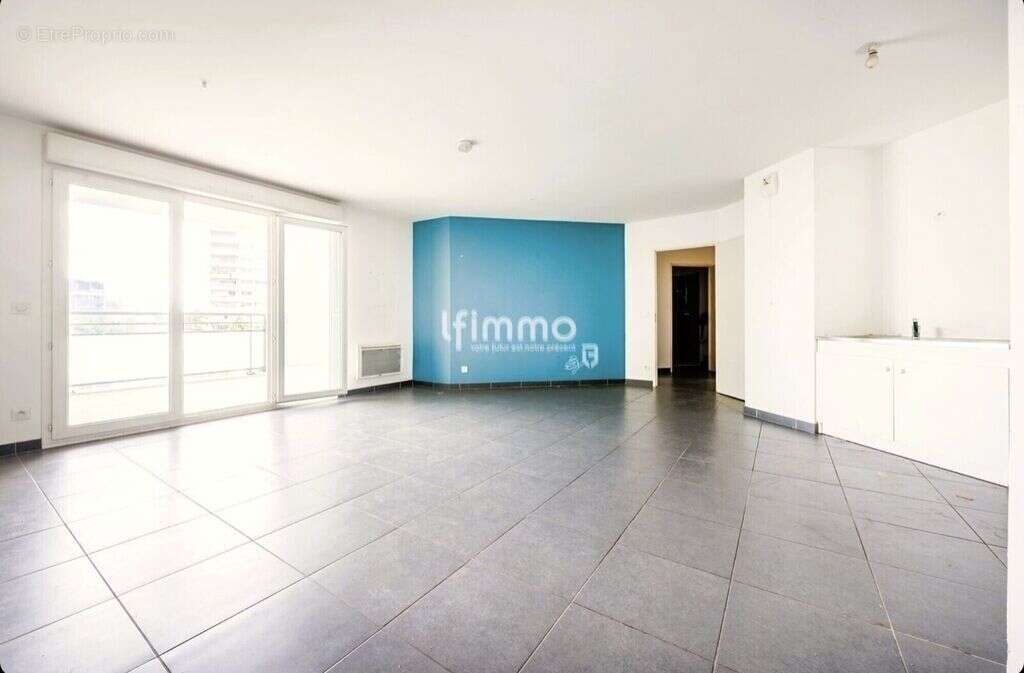 Appartement à MARSEILLE-4E