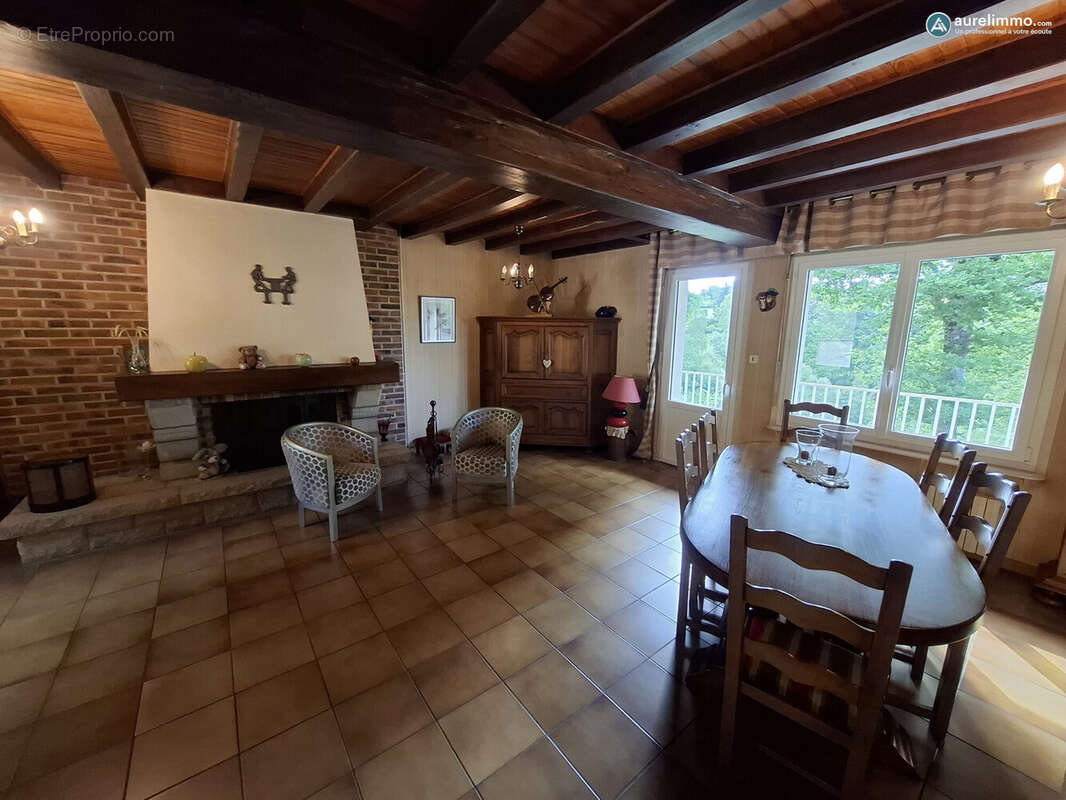 Maison à NERIS-LES-BAINS