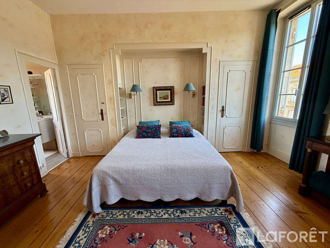 Maison de maître de 1843 - Le charme de l'ancien allié au confort moderne - photo 14
