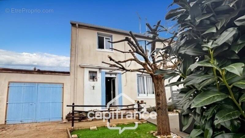 Maison à VARENNES-VAUZELLES