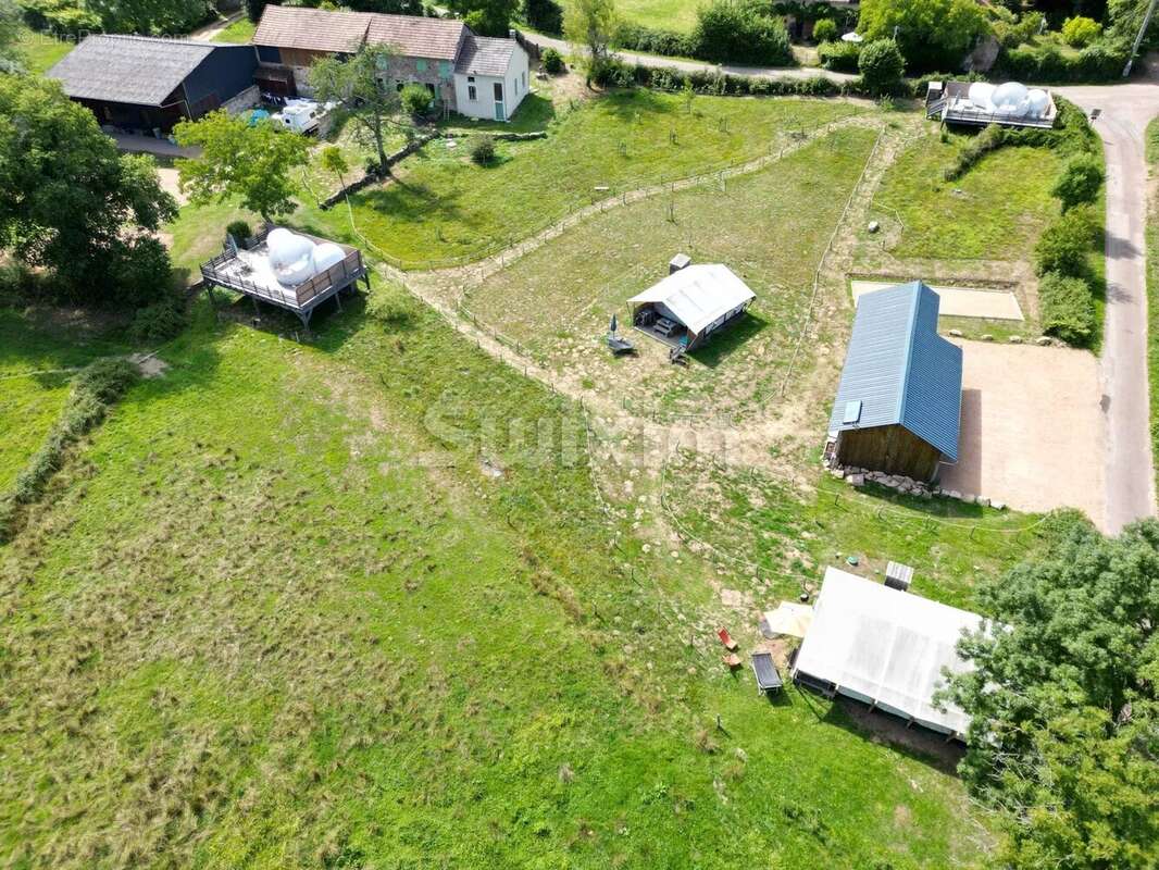 Maison à QUARRE-LES-TOMBES