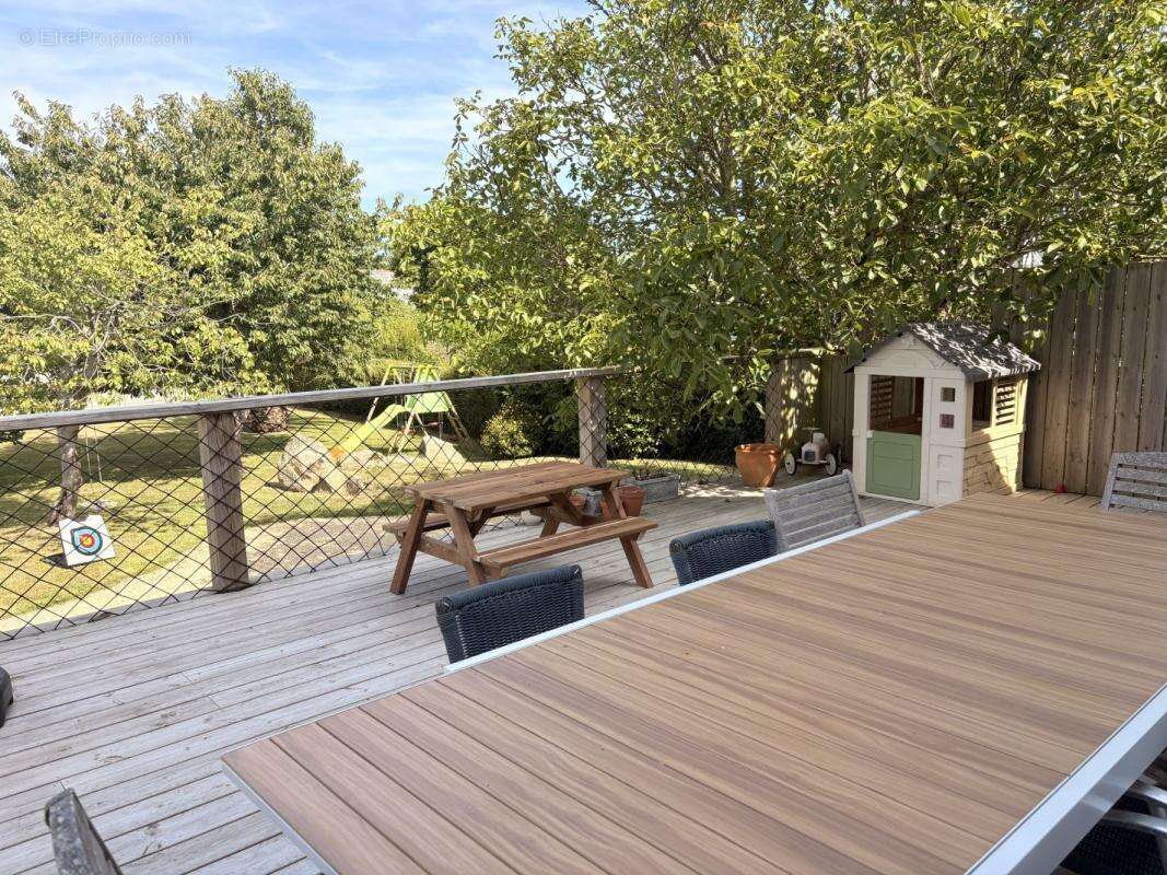 Maison 156 m² à Saint-Quay-Perros  - photo 4