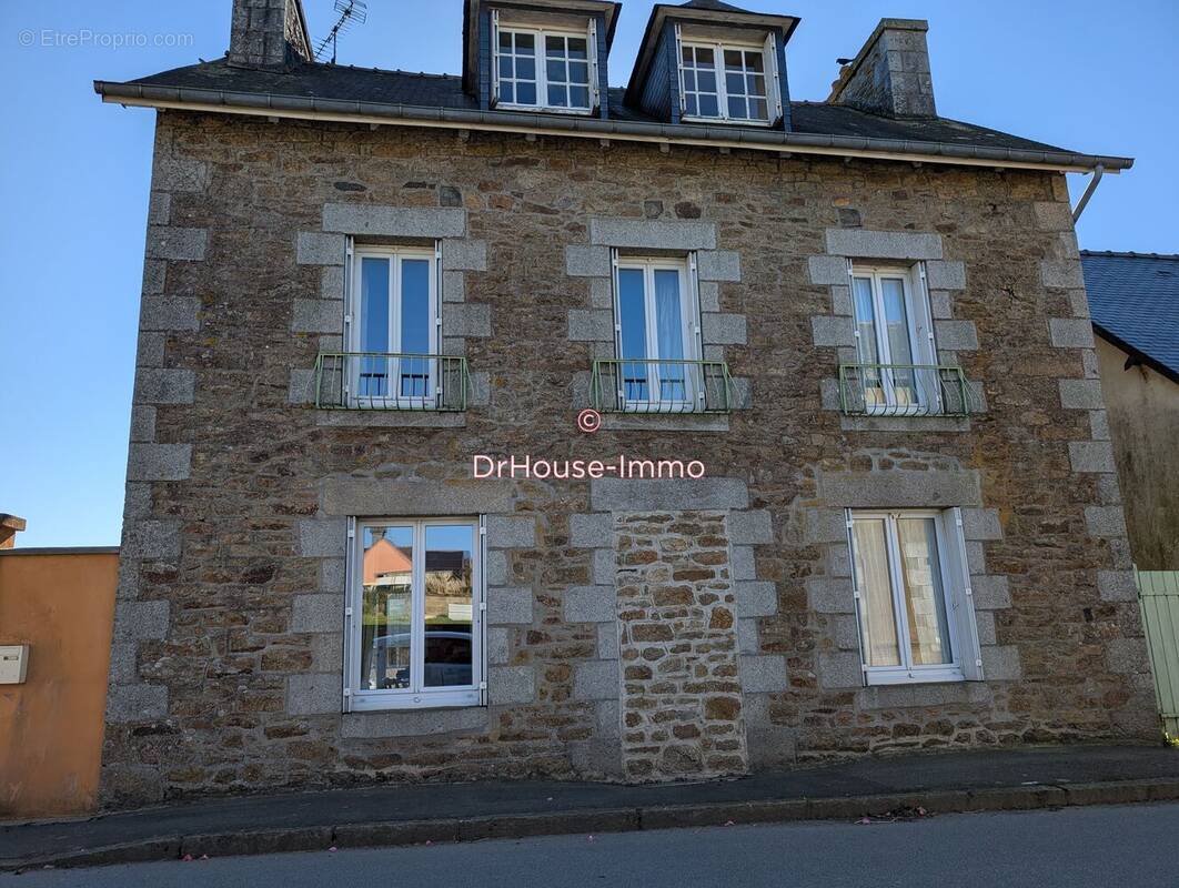 Maison à LE GOURAY