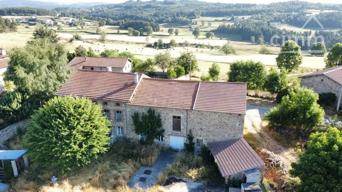 Maison à SAINT-BONNET-LE-CHATEAU