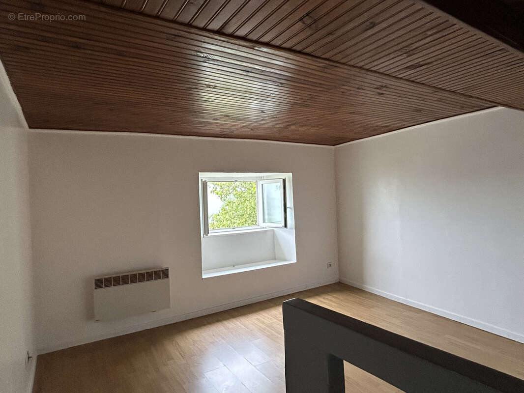 Appartement à DOMEZAIN-BERRAUTE