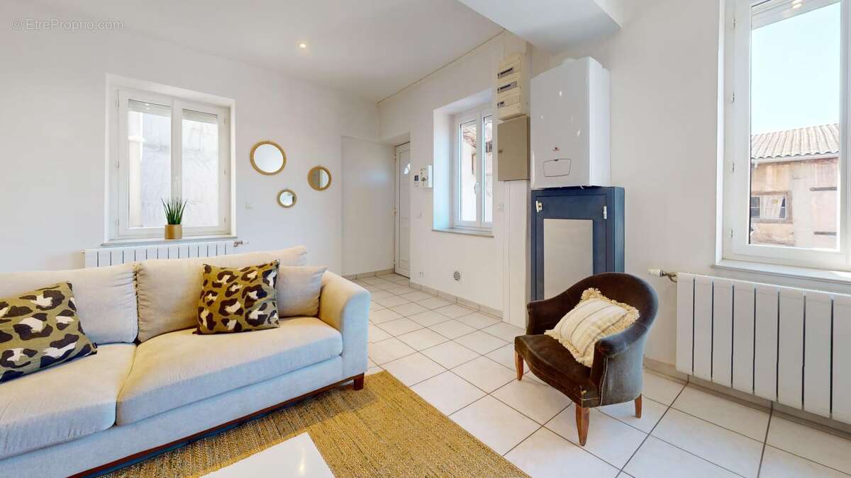 Appartement sur cour avec extérieur au centre de Villefranche-sur-saône - photo 4