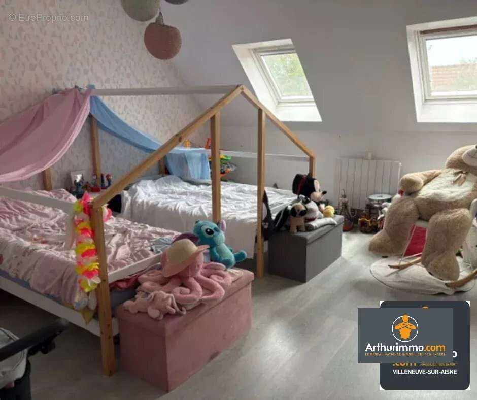 Maison à NEUFCHATEL-SUR-AISNE