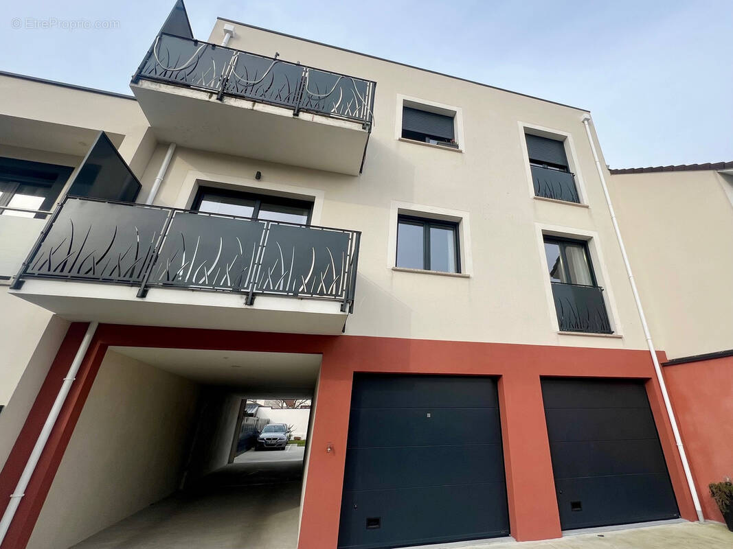 Appartement à PARAY-VIEILLE-POSTE