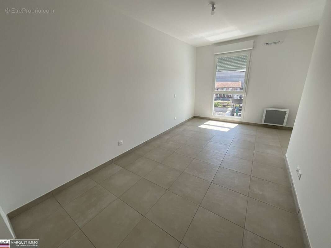 APT T4 offrant 90 m² avec double terrasse 18 m² et 6 m² et parking au 3° étage avec ascenseur... - photo 11